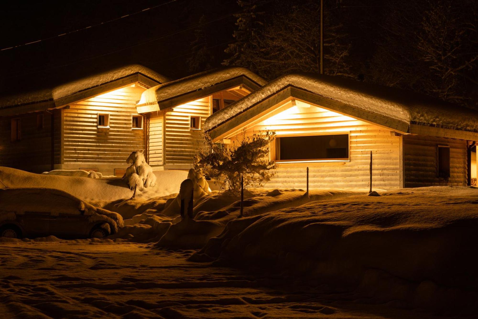 Huettenhotel Husky Lodge Muotathal Exterior foto