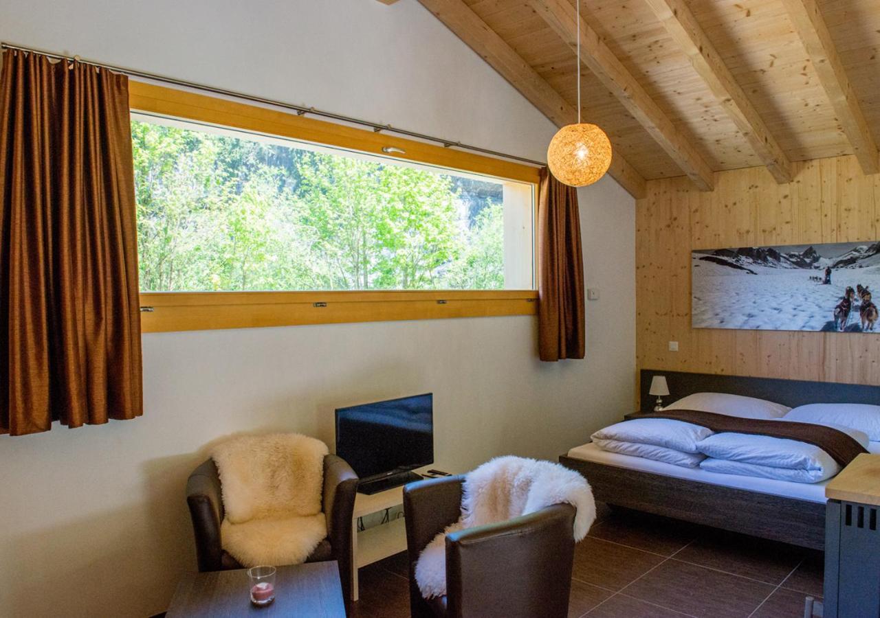 Huettenhotel Husky Lodge Muotathal Exterior foto