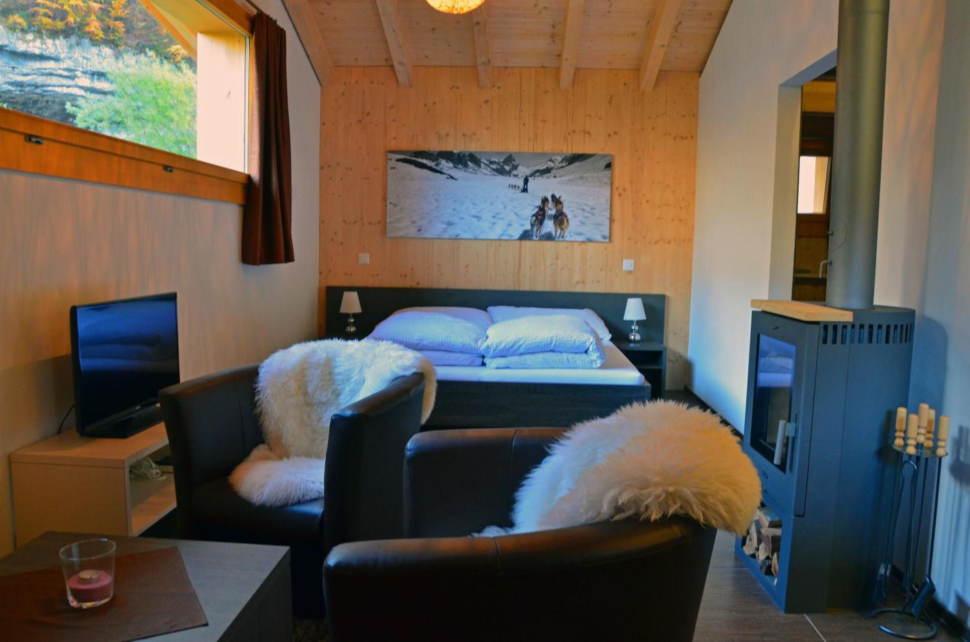 Huettenhotel Husky Lodge Muotathal Exterior foto