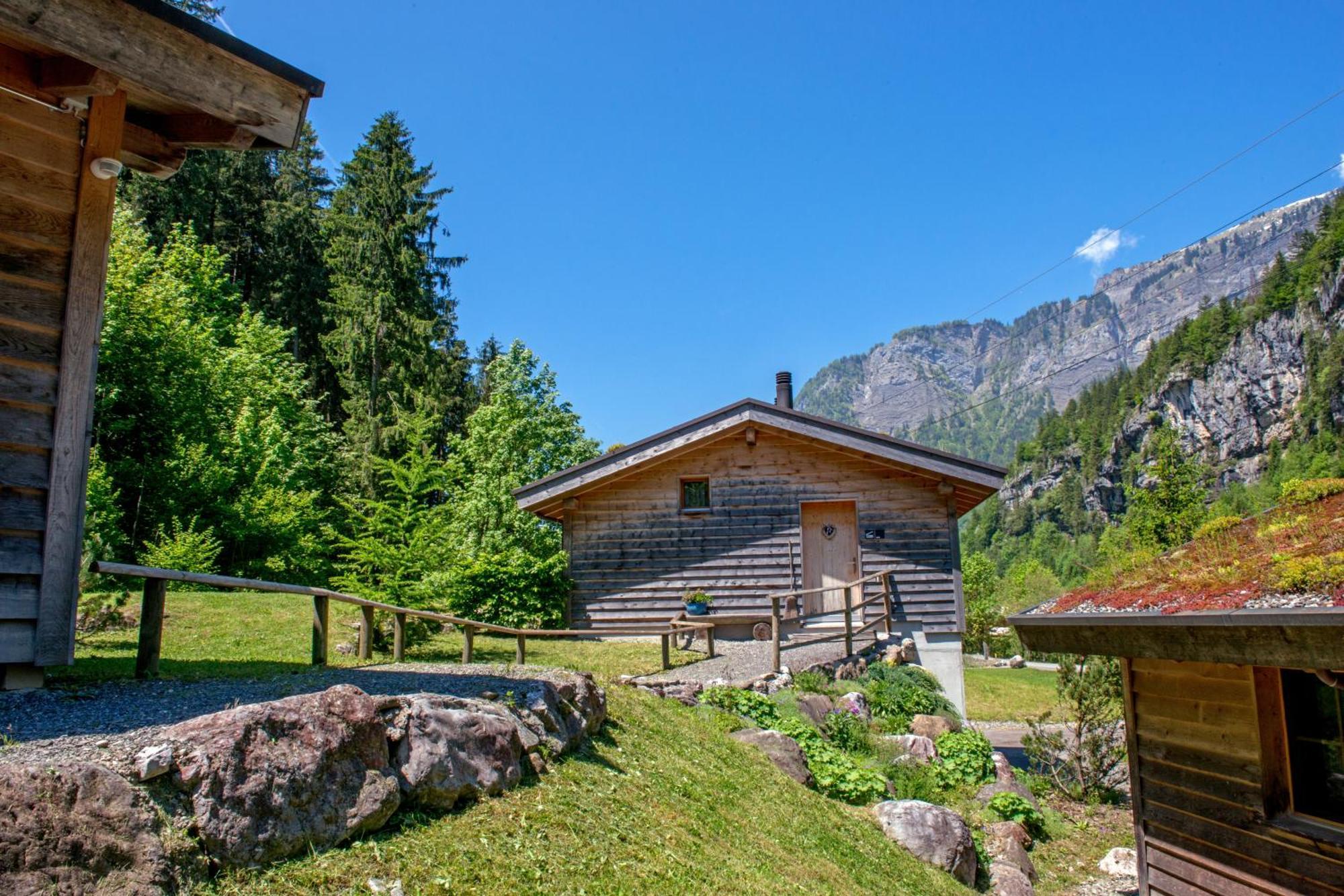 Huettenhotel Husky Lodge Muotathal Exterior foto