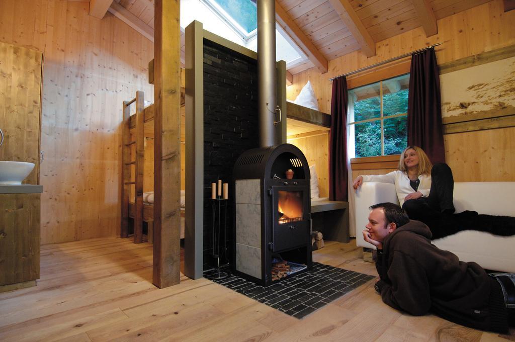 Huettenhotel Husky Lodge Muotathal Quarto foto