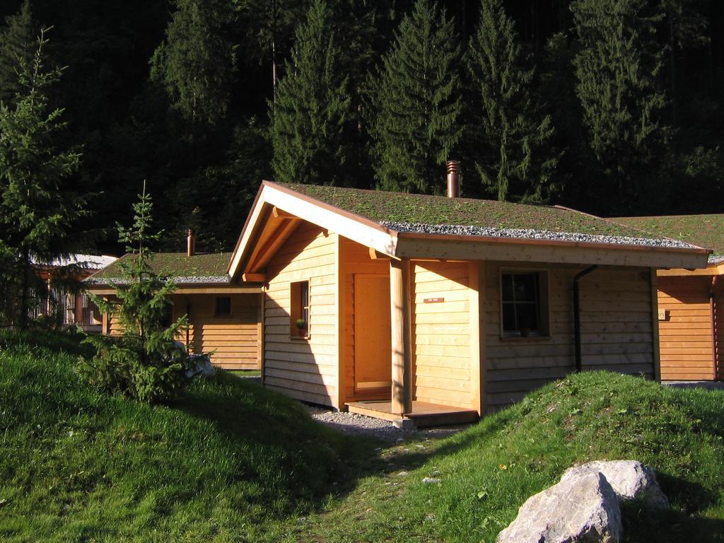Huettenhotel Husky Lodge Muotathal Quarto foto